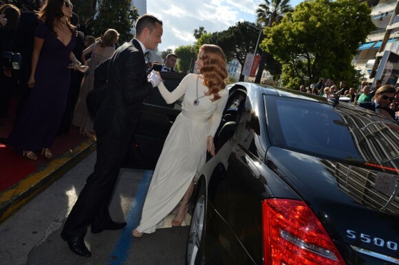 Jessica Chastain arrive à la montée des marches pour Cléôpatre au Palais des Festivals à Cannes, le 21 mai 2013.