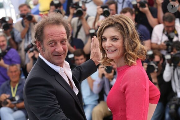 Vincent Lindon et Chiara Mastroianni au photocall du film Les Salauds pour le 66e Festival de Cannes, le 22 mai 2013.
