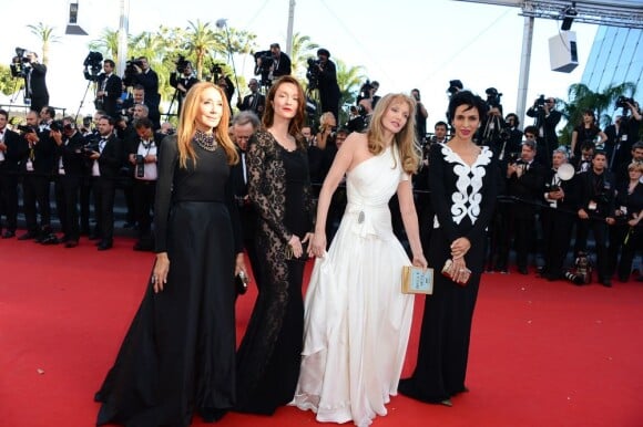 Marisa Berenson, Audrey Marnay, Arielle Dombasle et Farida Khelfa - Montée des marches du film "Nebraska" du réalisateur Alexander Payne, présenté en compétition, lors du 66e Festival de Cannes, le 23 mai 2013.