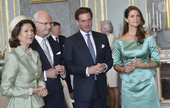 La reine Silvia de Suède, le Roi Carl Gustav de Suède, Chris O'Neill et la princesse Madeleine de Suède lors d'une reception au Palais Royal de Stockholm, le 19 mai 2013.