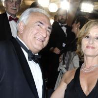 Cannes 2013 : Dominique Strauss-Kahn et sa compagne sur le tapis rouge !