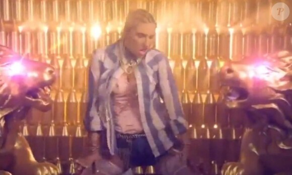 Ke$ha dans Crazy Kids son nouveau clip featuring will.i.am, dévoilé le 28 mai 2013.