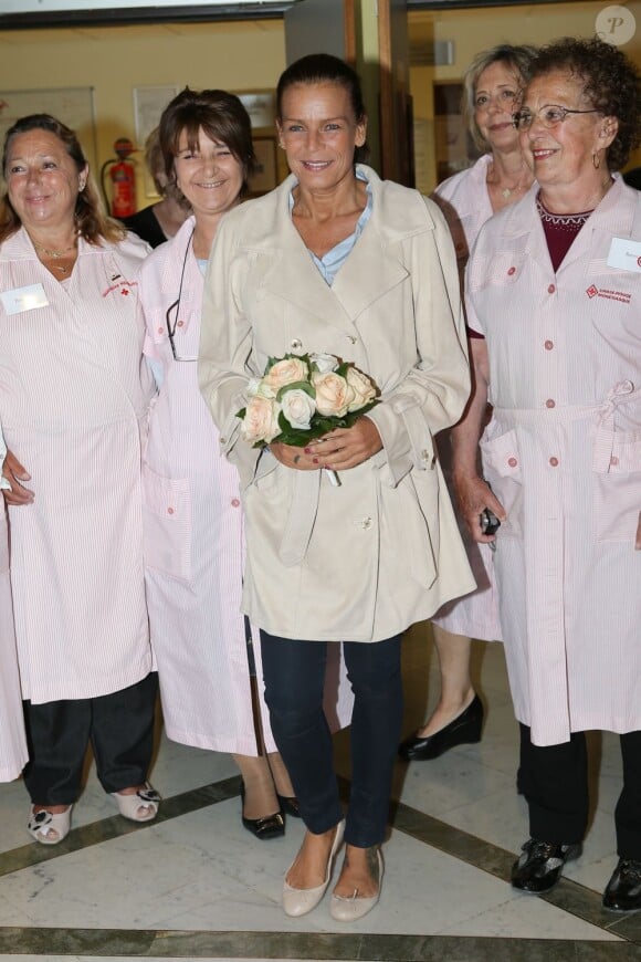 La princesse Stéphanie de Monaco en visite au centre hospitalier Princesse Grace le 28 mai 2013 à l'occasion de la Fête des mères.