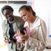 La princesse Stéphanie de Monaco pouponne, en visite au centre hospitalier Princesse Grace le 28 mai 2013 à l'occasion de la Fête des mères.