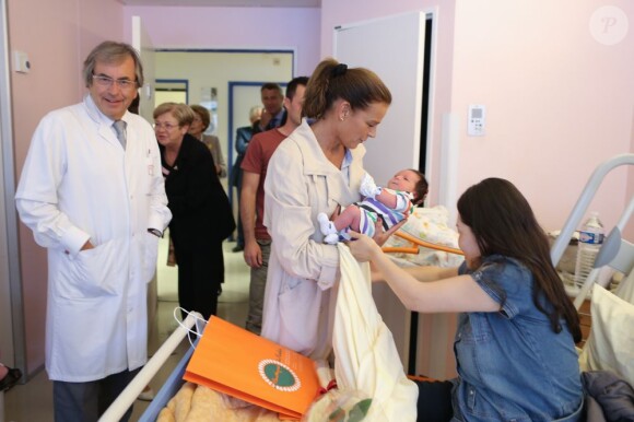 Stéphanie de Monaco en visite au centre hospitalier Princesse Grace le 28 mai 2013 à l'occasion de la Fête des mères.