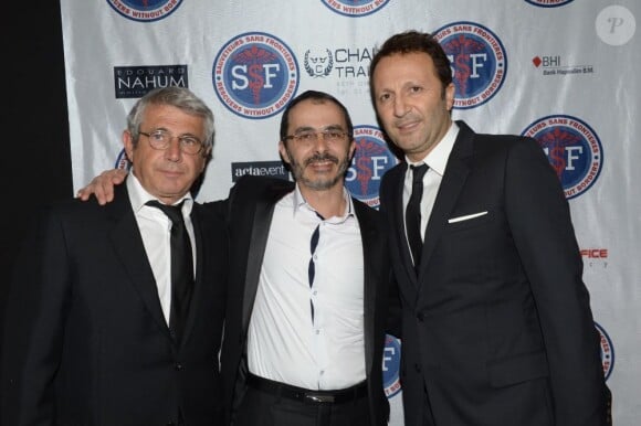 Michel Boujenah, Arié Levy et Arthur lors de la grande soirée annuelle de Sauveteurs Sans Frontières, organisée le 27 mai 2013, à la salle Wagram à Paris.