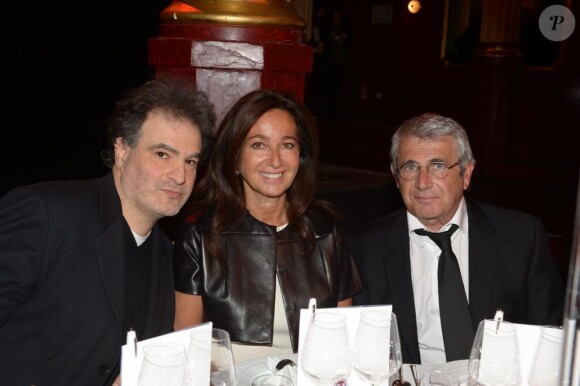 Raphaël Mezrahi, Katia Toledano, Michel Boujenah lors de la grande soirée annuelle de Sauveteurs Sans Frontières, organisée le 27 mai 2013, à la salle Wagram à Paris.