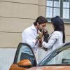 Exclusif - Le prince Carl Philip de Suède embrasse son chiot Siri que lui a offert sa compagne Sofia Hellqvist. À Stockholm, le 24 mai 2012.