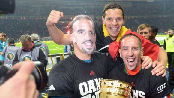 Franck Ribéry : Nouveau trophée, douche de bière et photos avec Wahiba