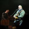 Bernard Lavilliers lors d'un concert à Paris le 6 avril 2012 pour les ouvriers de Florange