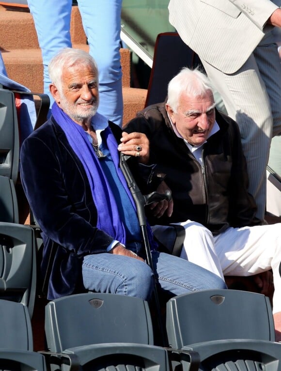 Jean-Paul Belmondo et son ami Charles Gérard lors du quart de finale entre Jo-Wilfried Tsonga et Roger Federer (7-5, 6-3, 6-3) le 4 juin 2013 à Roland-Garros