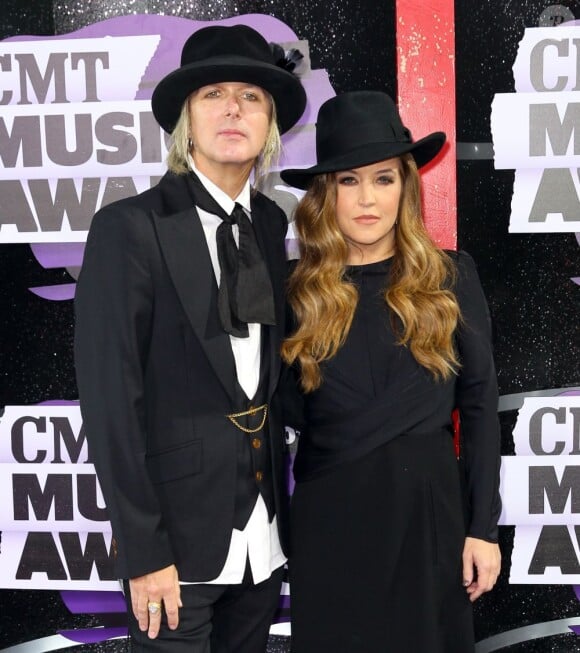 Lisa Marie Presley et son mari Michael Lockwood à la cérémonie des CMT Music Awards à Nashville, le 5 juin 2013.