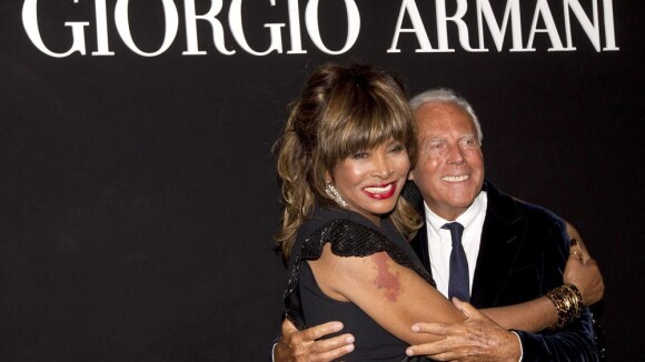 Tina Turner, 73 ans, et Sophia Loren, 78 ans, duel glamour pour Armani