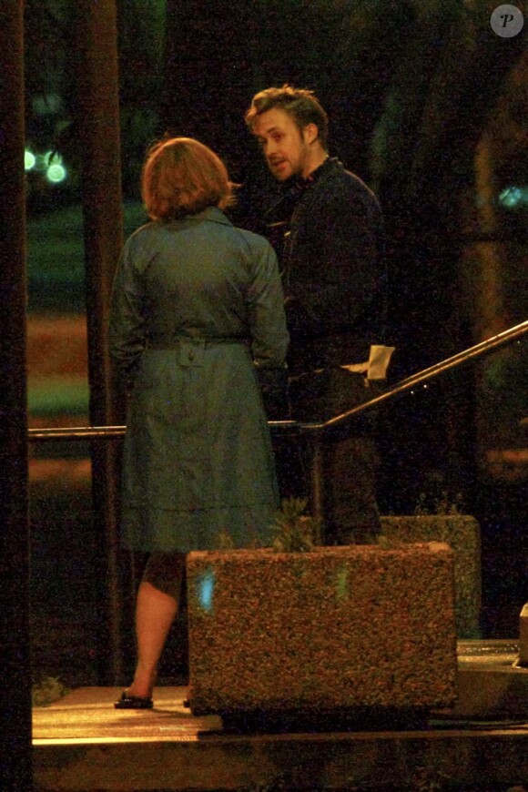 Ryan Gosling et Christina Hendricks sur le tournage du film How To Catch A Monster à Detroit le 5 juin 2013.