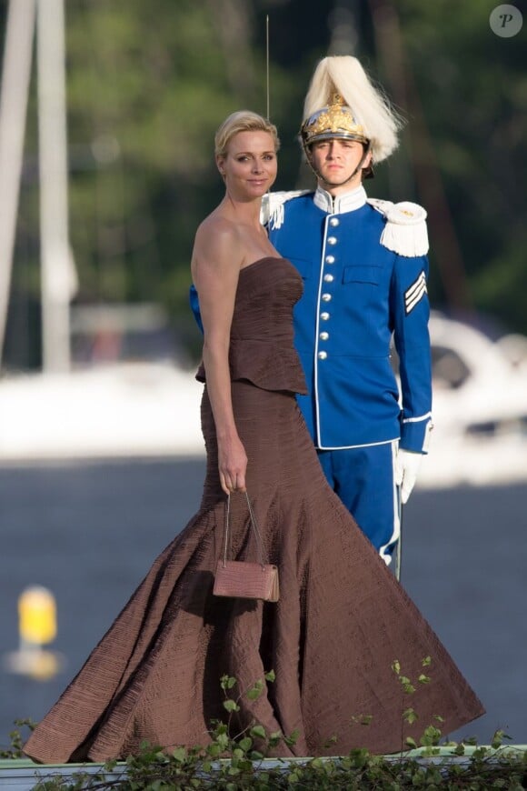 La princesse Charlene de Monaco arrivant au palais Drottningholm, le 8 juin 2013 à Stockholm, pour la réception du mariage de la princesse Madeleine de Suède et de Chris O'Neill.