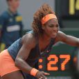Serena Williams en action pendant la finale dames à Roland-Garros le 8 juin 2013.