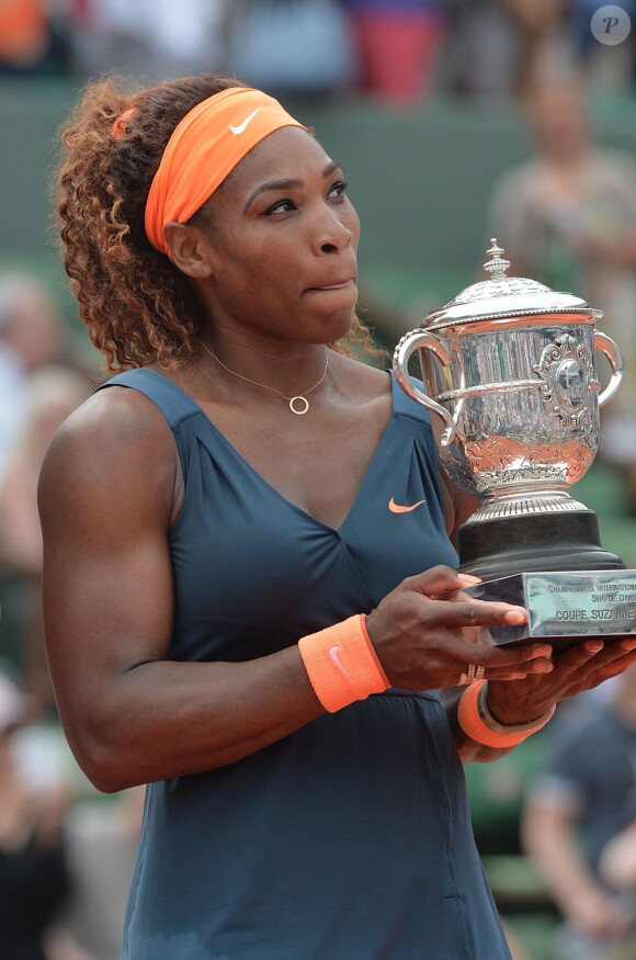 Serena Williams triomphe à la finale dames à Roland-Garros le 8 juin 2013.