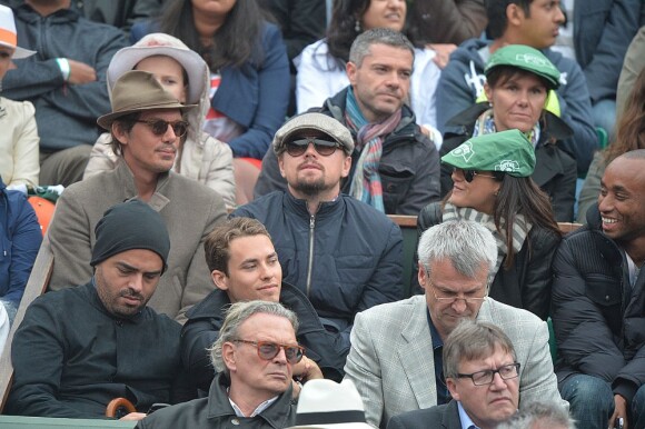 Lukas Haas et Leonardo DiCaprio lors de la finale de Roland-Garros le 9 juin 2013, opposant Rafael Nadal à David Ferrer