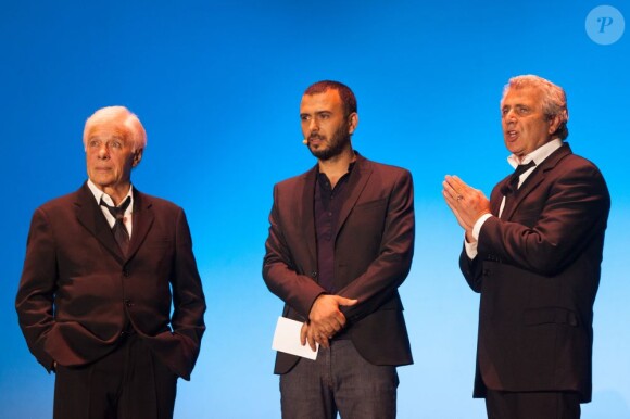 Guy Bedos, Lotfi Abdelli et Michel Boujenah lors de la soirée Pour La Tunisie qu'on aime, qui s'est déroulée à L'Olympia à Paris, le 10 juin 2013.