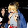 Rihanna tente de se faire discrète à son arrivée au restautant San Carlo. Manchester, le 11 juin 2013.