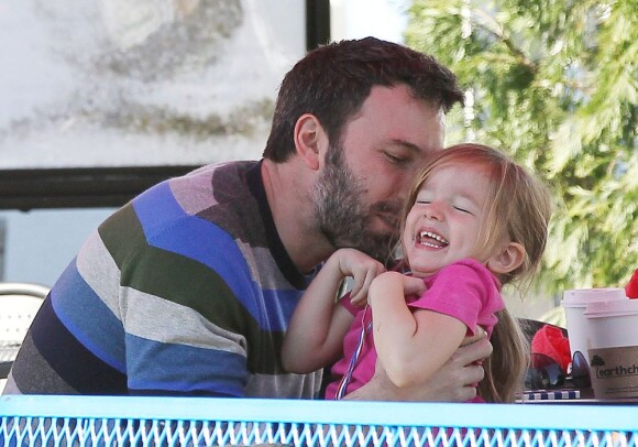 Ben Affleck et sa fille Seraphina à la patinoire de Santa Monica. Le 4 janvier 2013.