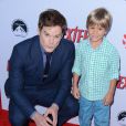 Michael C. hall et Jaden Wells lors de la soirée de lancement de la dernière saison de la série Dexter, le 15 juin 2013 à Los Angeles.