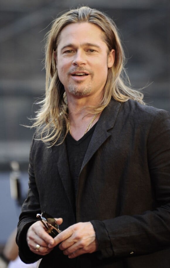 Brad Pitt radieux pour la première du film World War Z à New York, le 17 Juin 2013.