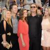 Brad Pitt, Doug Pitt et le clan familial à la première du film World War Z à New York, le 17 Juin 2013.