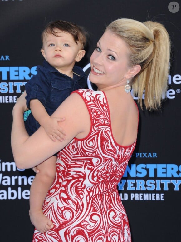 Melissa Joan Hart et son fils Tucker McFadden à la première mondiale de Monstres Academy au El Capitan Theatre de Los Angeles, le 17 juin 2013.