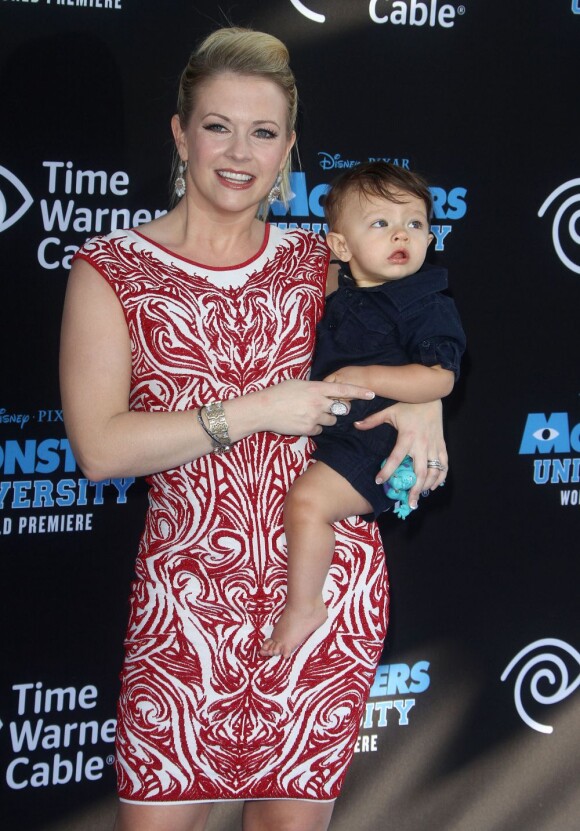 Melissa Joan Hart et son fils Tucker à la première mondiale de Monstres Academy au El Capitan Theatre de Los Angeles, le 17 juin 2013.