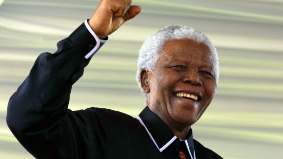 Nelson Mandela hospitalisé : Sa fille rassure mais un ex-garde du corps accuse