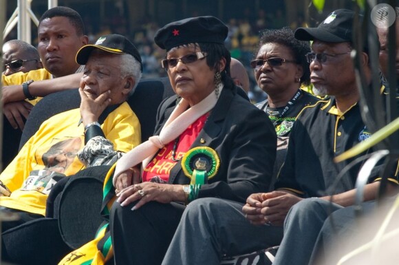 Nelson Mandela et son ex-femme Winnie Madikizela-Mandela à Johannesburg, le 19 avril 2009.