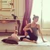 Gisele Bündchen a posté une photo sur son compte Instagram. Elle pratique son Yoga avec sa fille Vivian