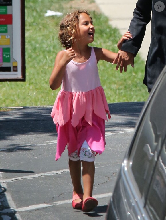 Halle Berry enceinte va chercher sa fille Nahla à l'école à Los Angeles, le 4 juin 2013.