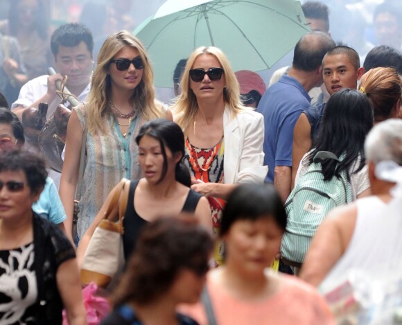 Cameron Diaz et Kate Upton en tournage du film The Other Woman à Chinatown, New York, le 24 juin 2013.