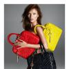 Kate Moss, nue et brune, photographiée par Mert et Mercus pour la campagne Versace automne-hiver 2013