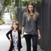 Jessica Alba emmène sa fille, la chipie Honor, à l'école à Los Angeles, le 24 Juin 2013.