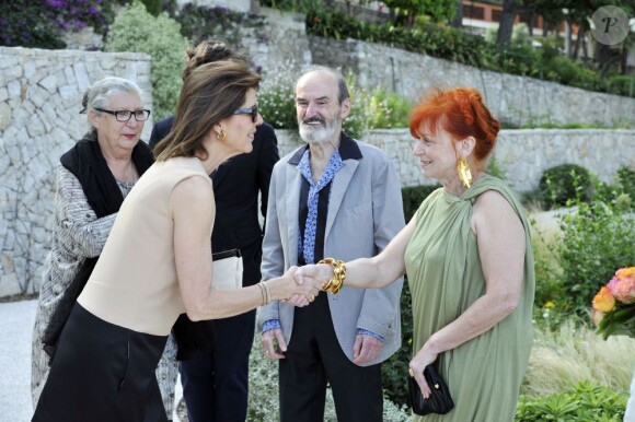 La Princesse Caroline de Hanovre visite l'exposition du peintre russe Erik Boulatov (photo) à la Villa Paloma à Monaco, le 24 juin 2013.