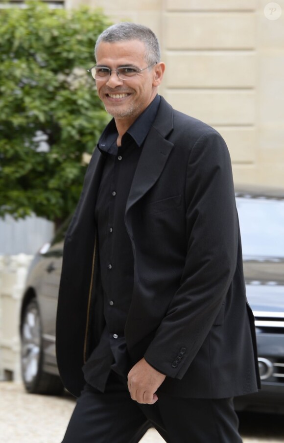 Abdellatif Kechiche arrive au déjeuner avec le président de la République au palais de l'Elysée à Paris, le 26 juin 2013.