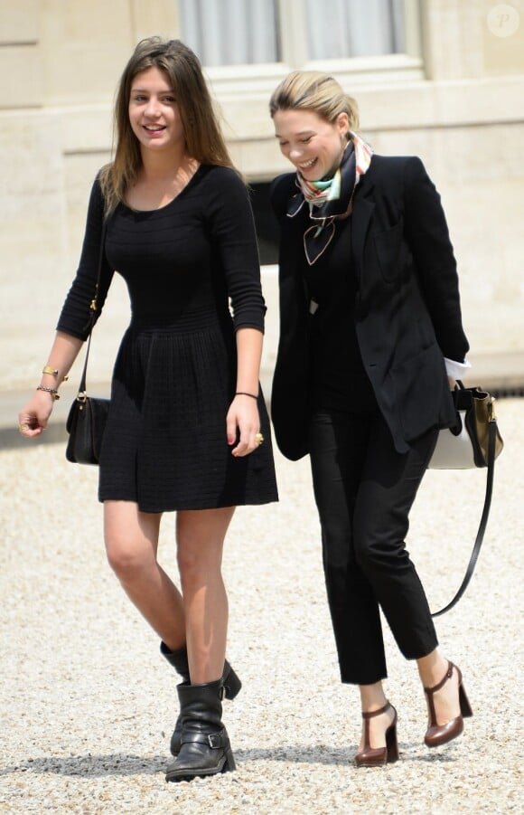 Adèle Exarchopoulos et Léa Seydoux au déjeuner avec le président de la République au palais de l'Elysée à Paris, le 26 juin 2013.