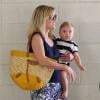 Reese Witherspoon avec son fils Tennessee chez le pédiatre à Santa Monica, Los Angeles, le 26 Juin 2013.