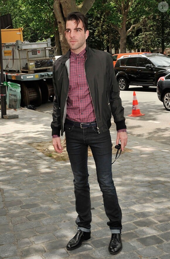 Zachary Quinto au défilé Dior Homme printemps-été 2014 à Paris, le 29 juin 2013.