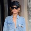 Les essentiels mode de Rihanna : le jean, la caquette et les lunettes de soleil