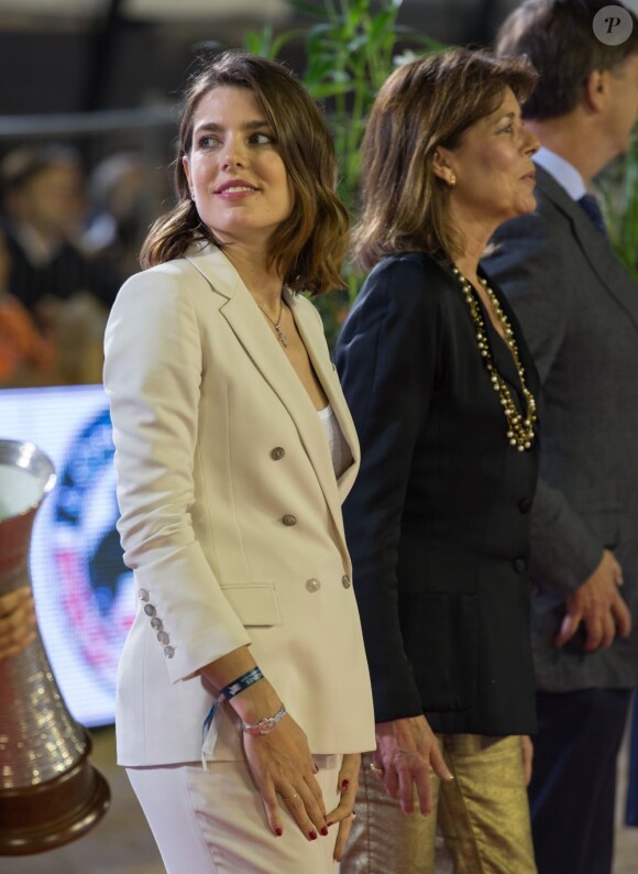 Charlotte Casiraghi au côté de sa mère la princesse Caroline de Hanovre lors du Jumping International de Monte-Carlo, le 28 juin 2013.