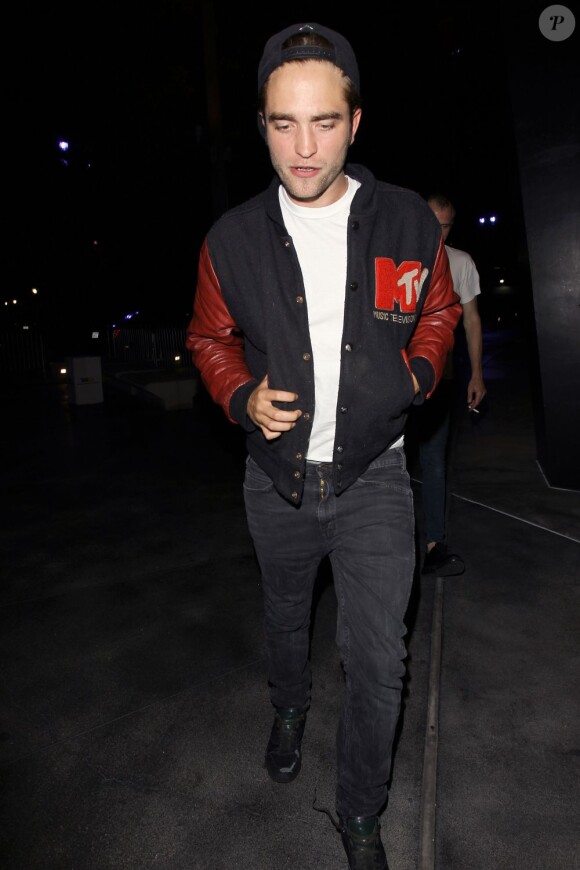 Robert Pattinson se rend au concert de Beyoncé à Los Angeles, le 1er juillet 2013.