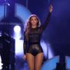 Beyoncé chante pour le concert Chime For Change, à Londres, le 2 juin 2013.
