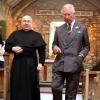 Le Prince Charles et Camilla Parker Bowles visitent l'église St Beunos à Denbighshire, le 3 juillet 2013.