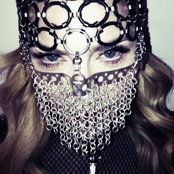 Madonna délenche la polémique avec cette photo postée le 3 juillet 3013 sur Instagram.