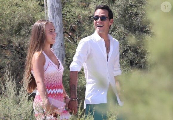 Le chanteur Marc Anthony et sa compagne Chloe Green passent leurs vacances à Saint-Tropez. Le 5 juillet 2013.