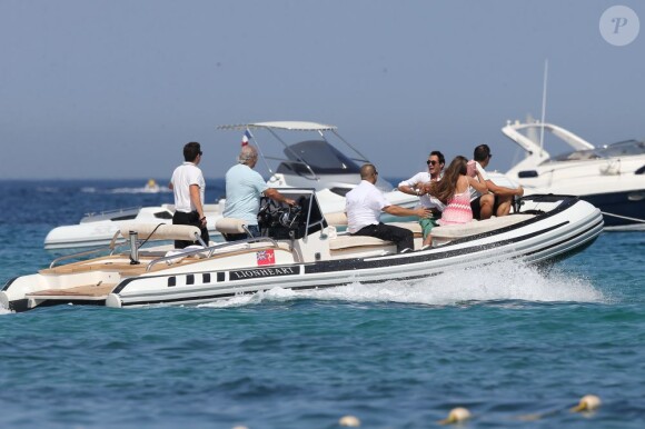Marc Anthony et sa compagne Chloe Green passent leurs vacances à Saint-Tropez. Le 5 juillet 2013.